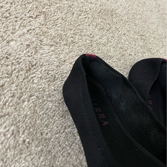 Serra Women's Ribbed Knit Pointed Toe Black Flats casual size 8 - Picture 5 of 9